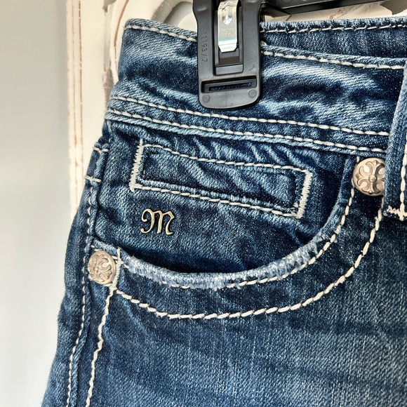 🌟MISS ME Embellished Cross Jean Shorts - EUC 🌟 - Picture 4 of 7